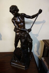 Antieke beelden van brons