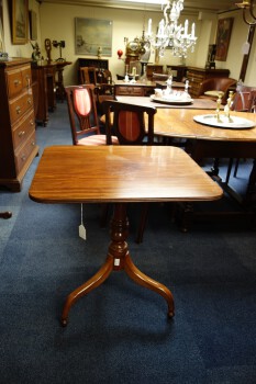 Engelse tip top tafel - DSC04352.JPG