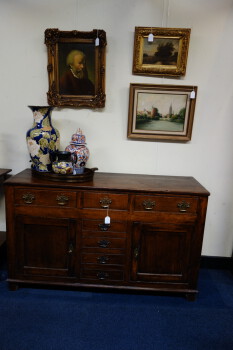 Engelse sideboard - DSC04633.JPG