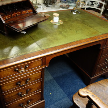 Engels plat bureau/ desk, DSC04647