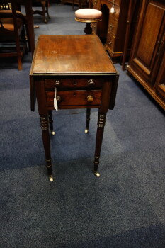 Engels uitklap tafeltje - DSC04742.JPG