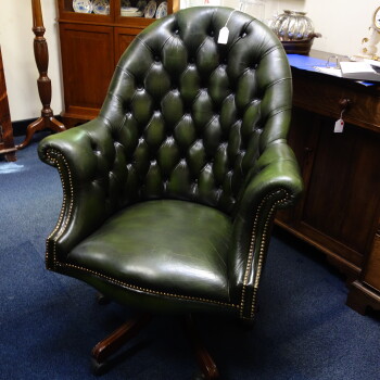 Engelse "Chesterfield"bureaustoel, DSC04773