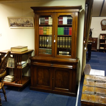 Engelse boekenkast, MR3208