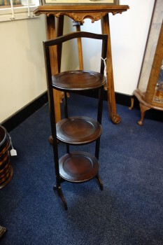 Engelse cakestand - MR3269a.JPG