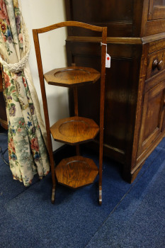 Engelse cakestand - MR3379a.JPG