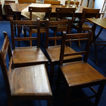 set van 4 Engelse "Welsh" stoelen, Set van 4 antieke Engelse Welsch stoelen van eikenhout