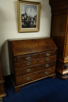 Engelse secretaire - MR3631a.JPG