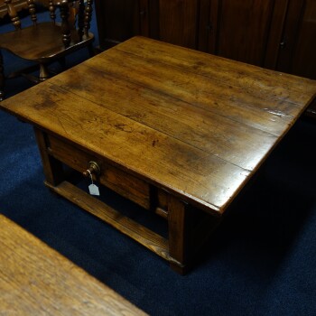 Oostenrijkse salontafel, Antieke Oostenrijkse salontafel