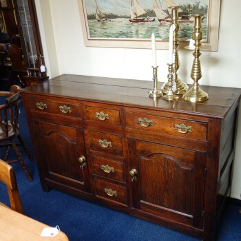 Engelse dresser, MR3892 3