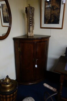 Engels hoekkastje - MR3909-1.JPG