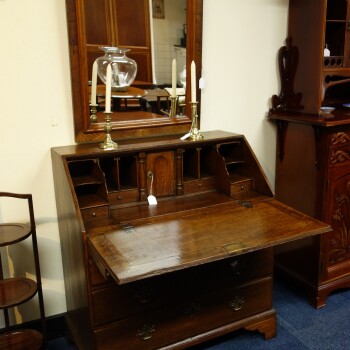 Engels bureau , Engels Antiek eikenhouten bureau opengeklapt