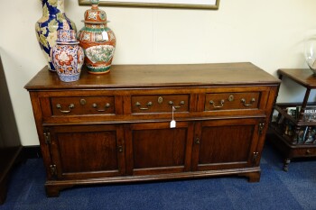 Engelse dresser - MR3976.JPG
