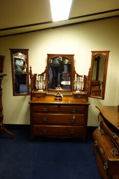 Engelse Toilettafel met zijspiegels - MR3983-4.JPG