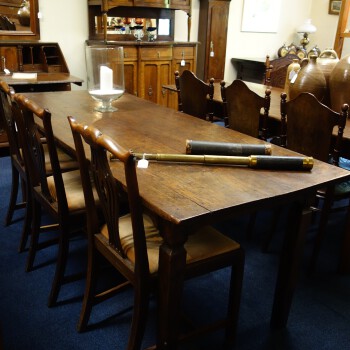 Engelse countrytafel, Antieke notenhouten Engelse countrytafel