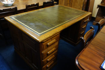 Engels Bureau - MR4052-1.JPG