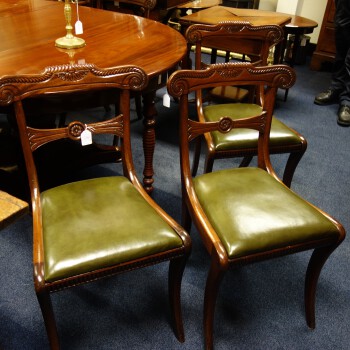 Engelse set van 6 stoelen, Antieke Engelse set van 6 mahoniehouten stoelen met groen leer