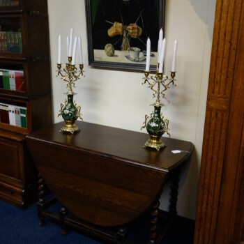 Engelse hangoortafel, Antieke Engelse hangoortafel
