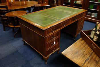 Engels bureau - MR4071-1.JPG