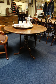 Engelse tiltop tafel - MR4075-3.JPG