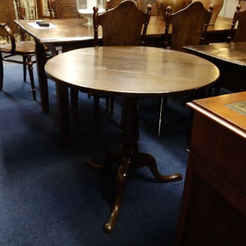 Engelse tiltop tafel, MR4076 3
