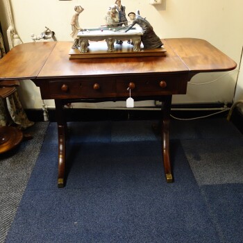 Engelse breakfast tafel, Antieke Engelse ontbijttafel