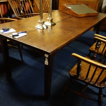 Engelse tafel, Engelse antieke tafel notenhout