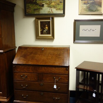 Engelse secretaire met kelder, Antieke Engelse secretaire met kelder