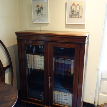 Engelse boekenkast, MR4103 2