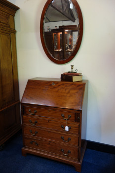 Engelse secretaire - MR4131a.JPG