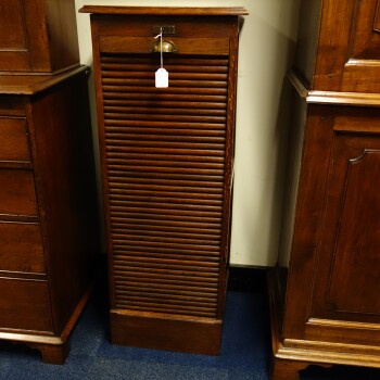 Engelse documentenkast, MR4132 2a