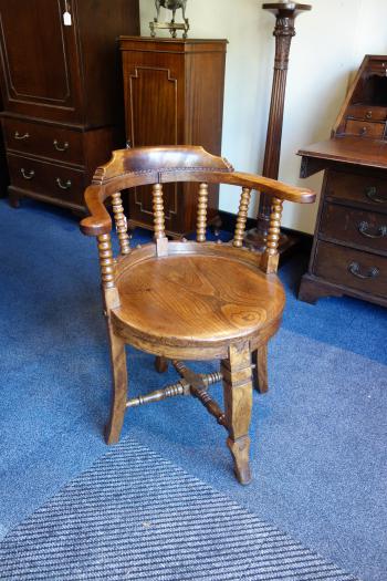 Engelse bureaustoel, Engelse antieke bureaustoel uit 1880